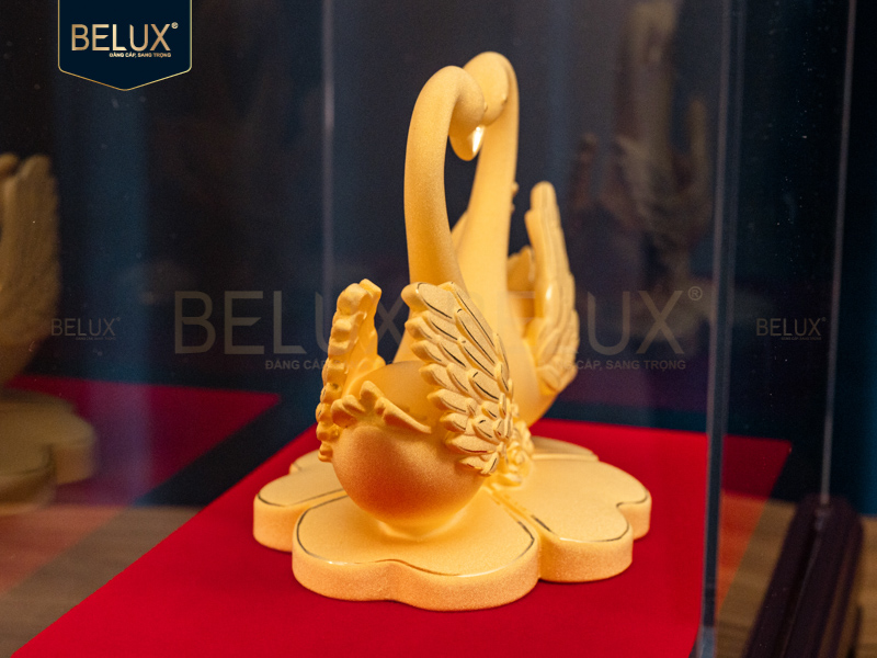 Tượng đôi thiên nga dát vàng cát  14x9.1x12cm